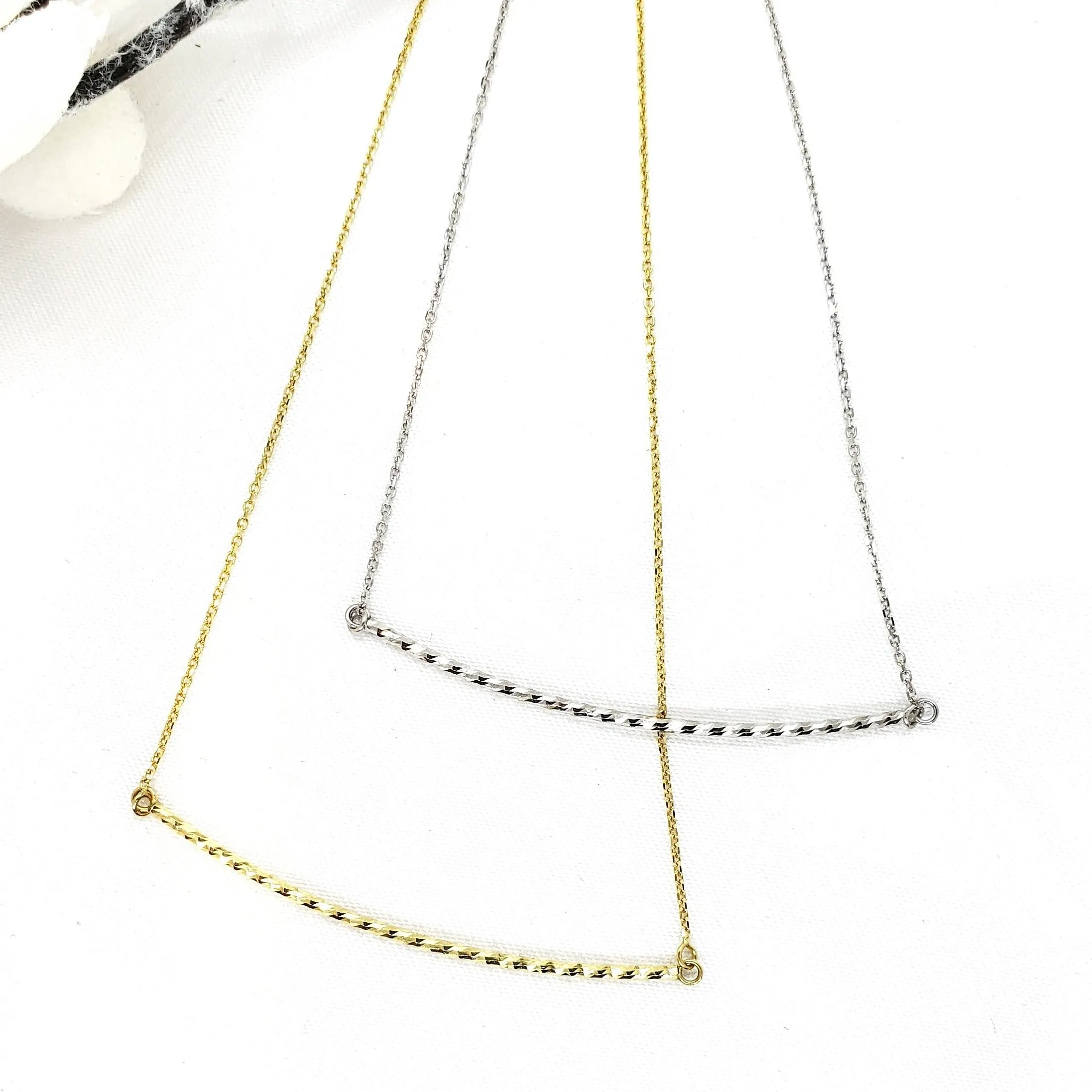 10k Gold Sparkle Cut Curved Bar Necklace