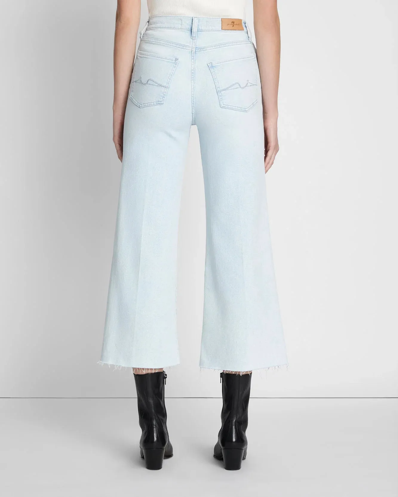 7 For All Mankind ‘Ultra HR Crop Jo/ W Hem’