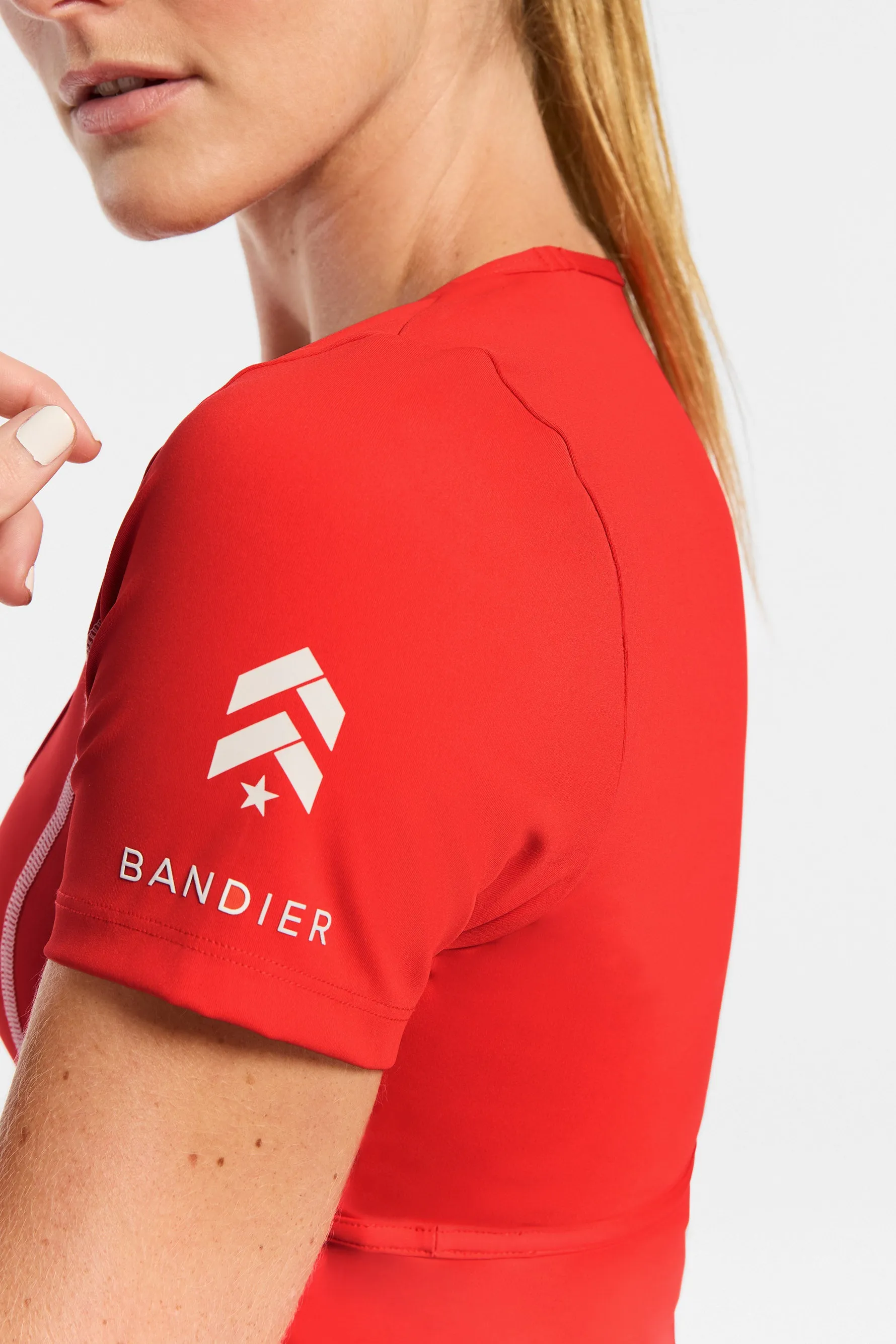 BARRY'S X BANDIER FIERY RED SPORT CROP SHORT SLEEVE