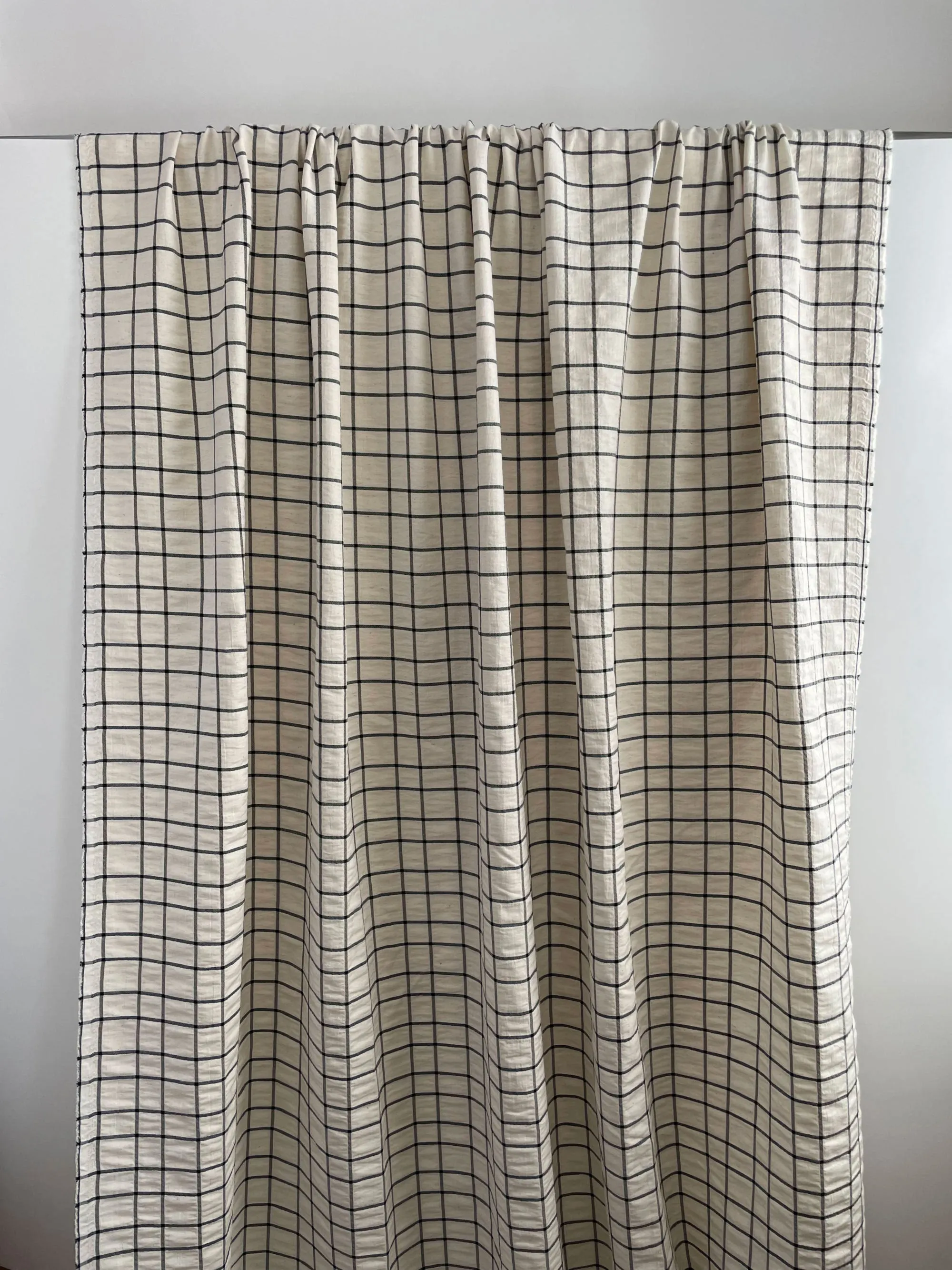 Designer Deadstock Cotton Linen Blend in Seersucker Check