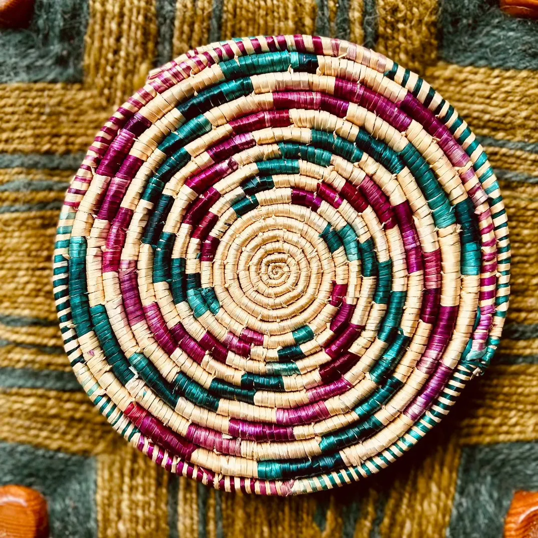 Palestinian Traditional Saniye | Hand Woven Straw Plate from Palestine