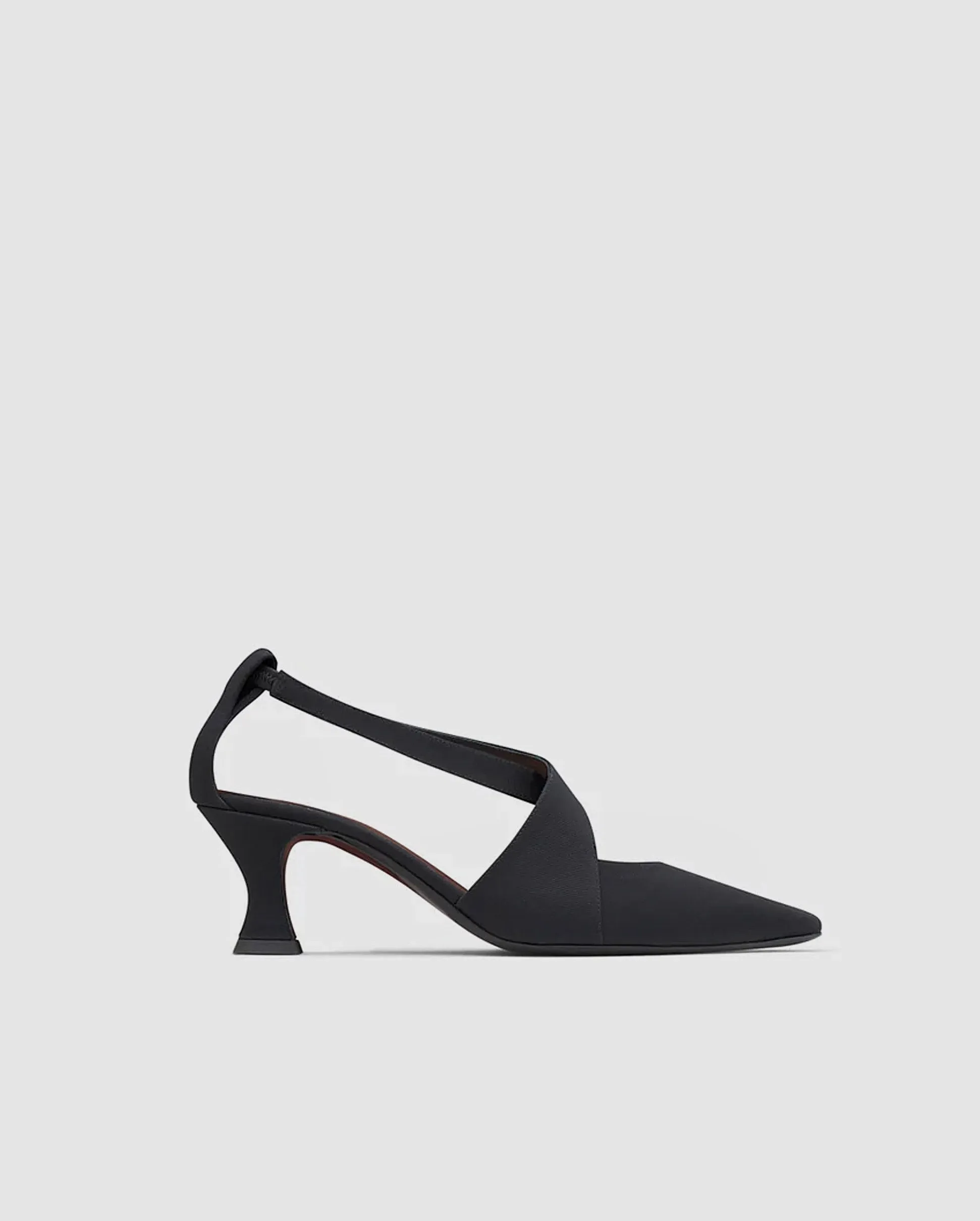 PINCOYA PUMPS / BLACK