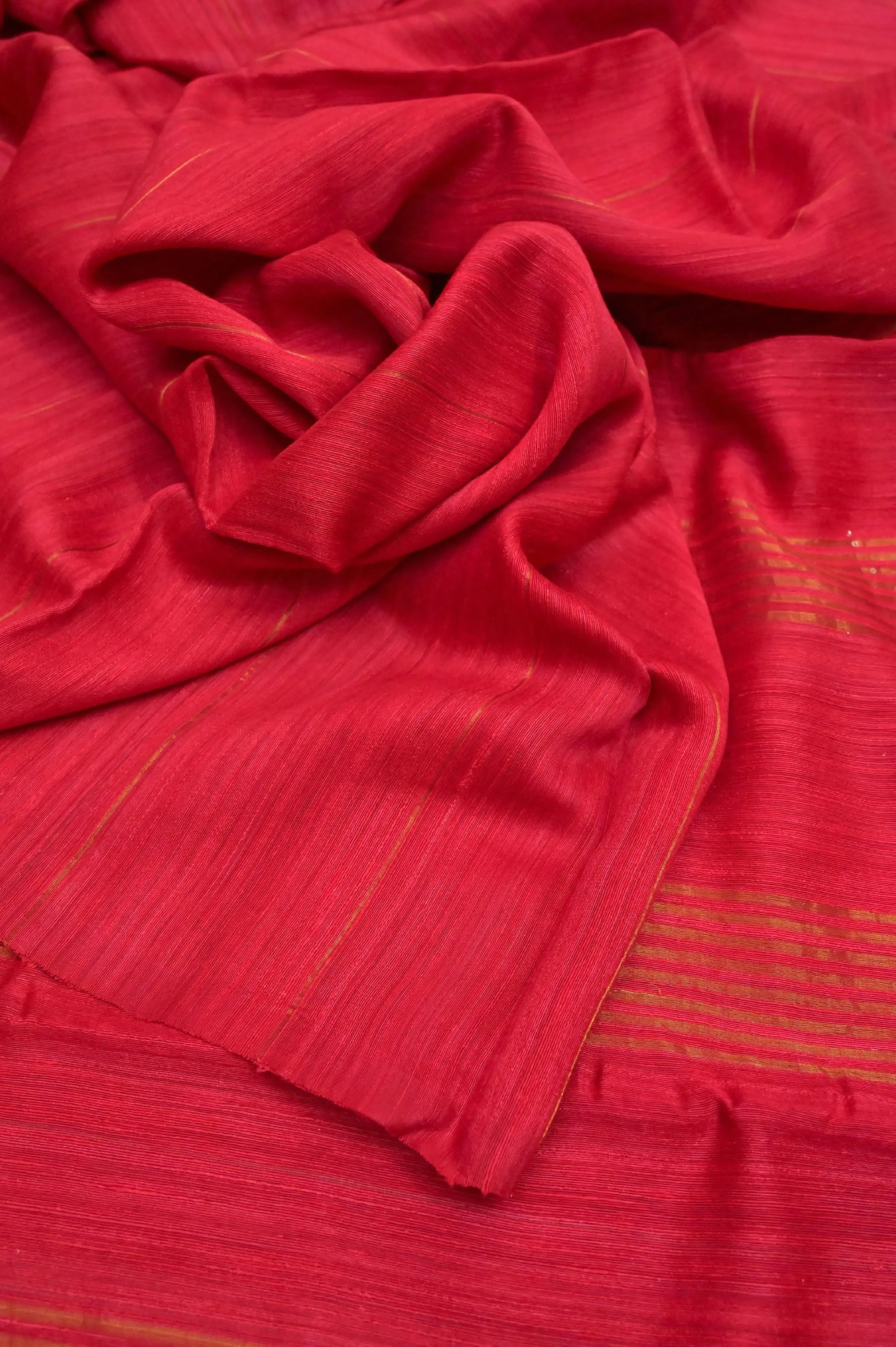 Red and Pink Color Pure Matka Silk Saree with Contrast Zari Embroidery Silk Blouse Piece