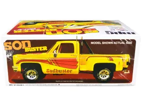 Skill 2 Model Kit 1981 Chevrolet 4x4 Stepside Pickup Truck Sod Buster 1/25 Scale Model by MPC