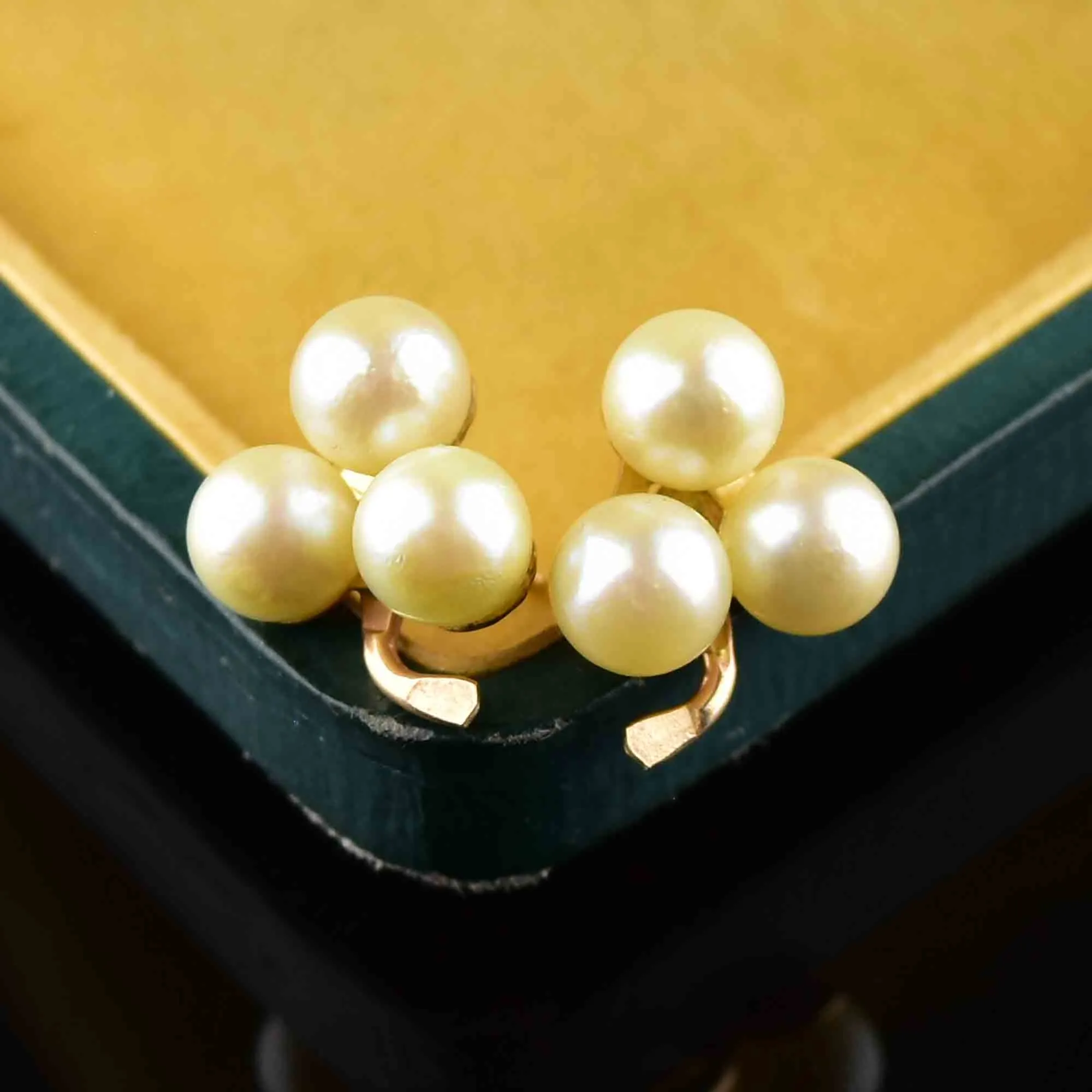 Vintage 14K Gold Pearl Clover Stud Earrings